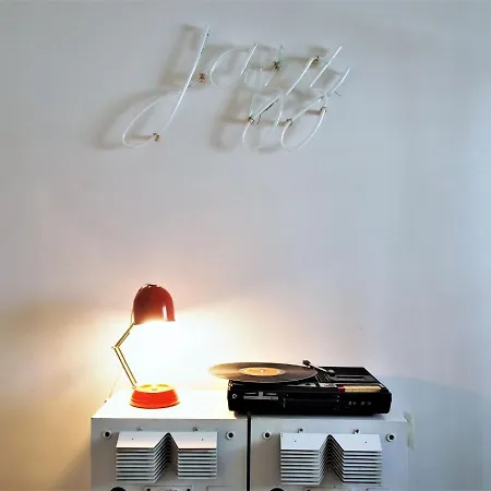 Hostel Living Lounge *