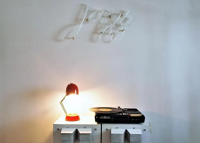 Hostel Living Lounge *